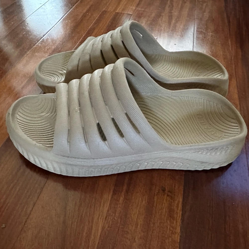 Kuailu Recovery Sandals - Beige